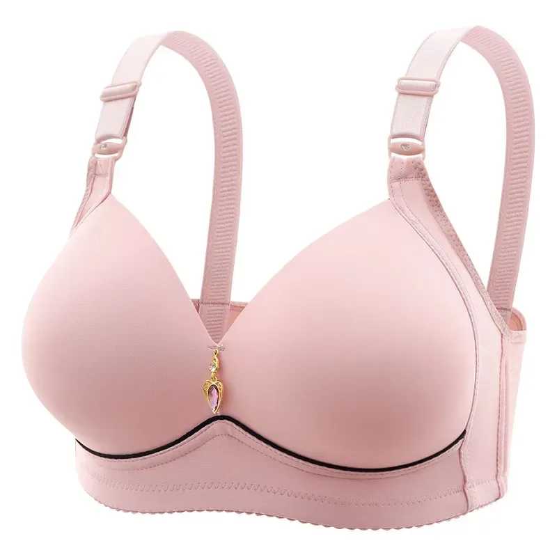 wide side band of the plus size wireless comfort bra