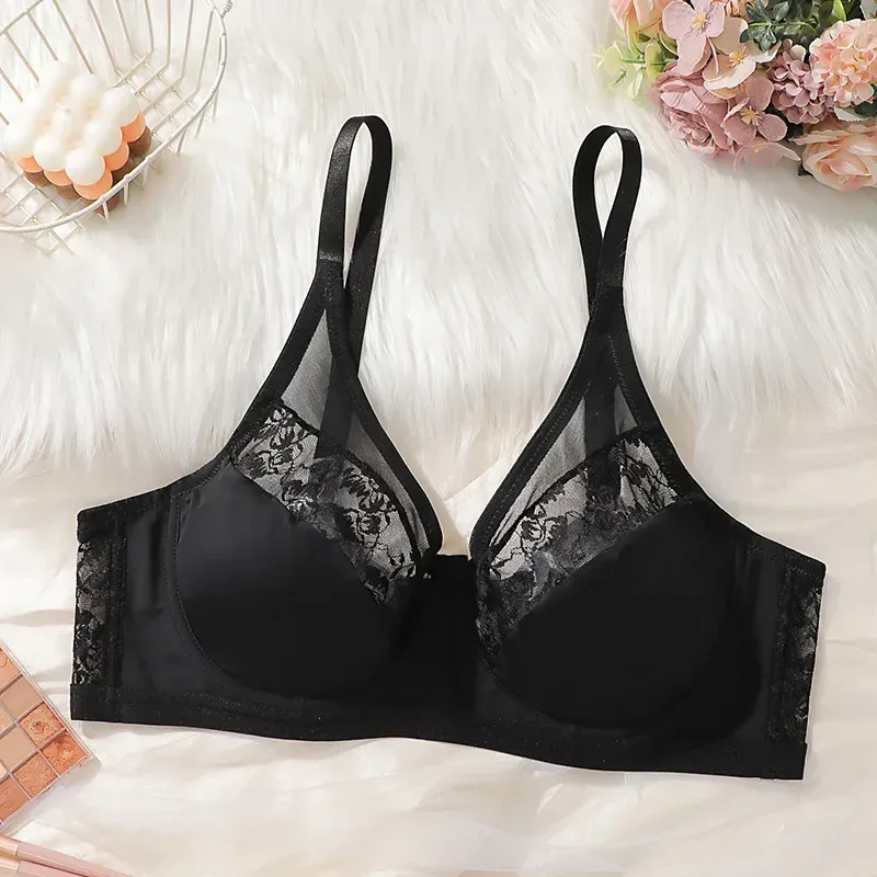 thin smooth cups of the black lace underwire bra