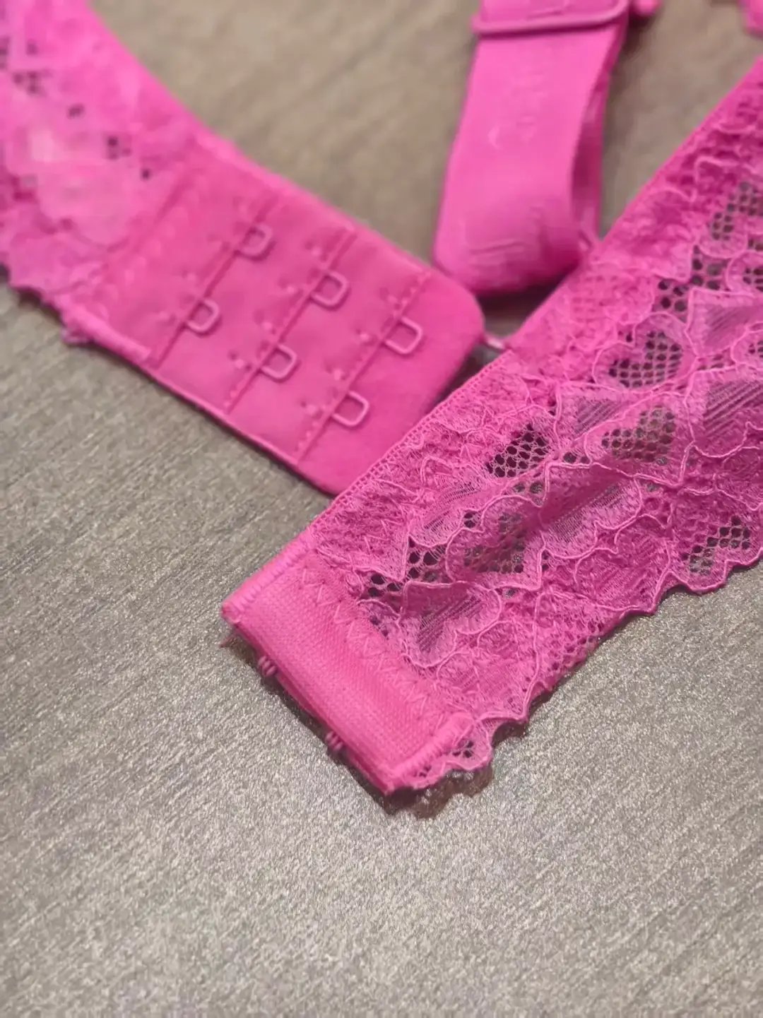 hook-and-eye closure of the heart lace push-up bra