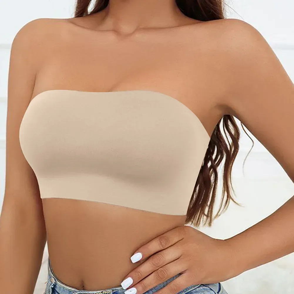clean cut edges of the seamless bandeau bra