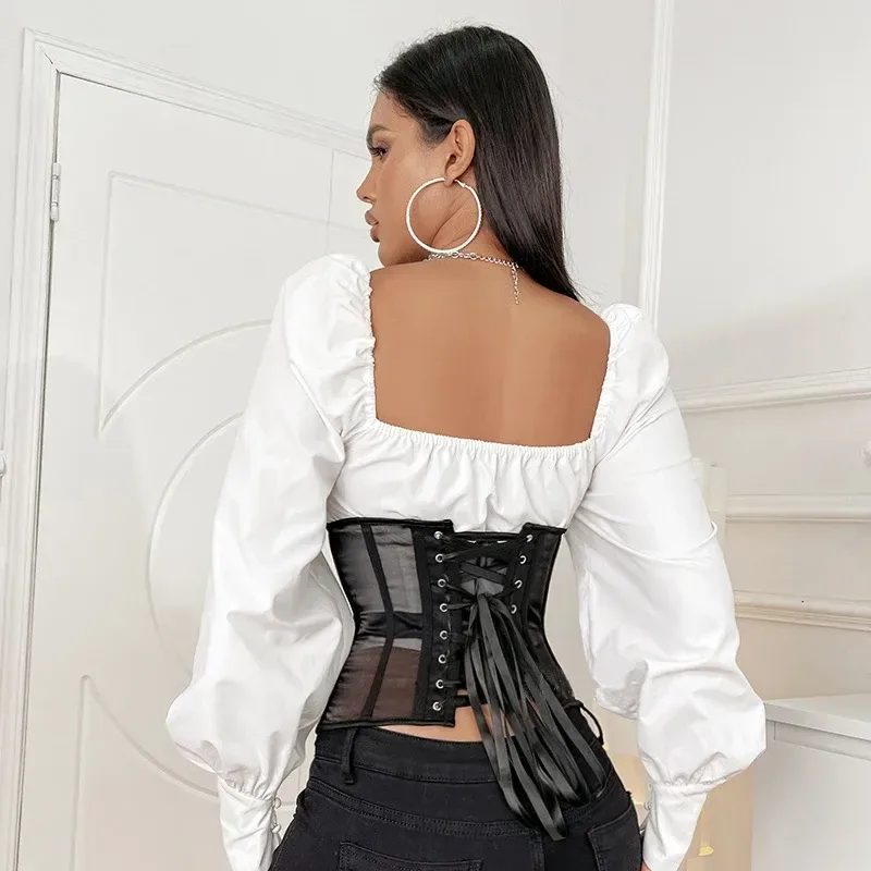 Back lacing of the mesh underbust corset
