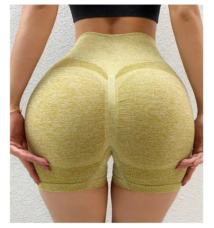 Centre back scrunch of the seamless shorts